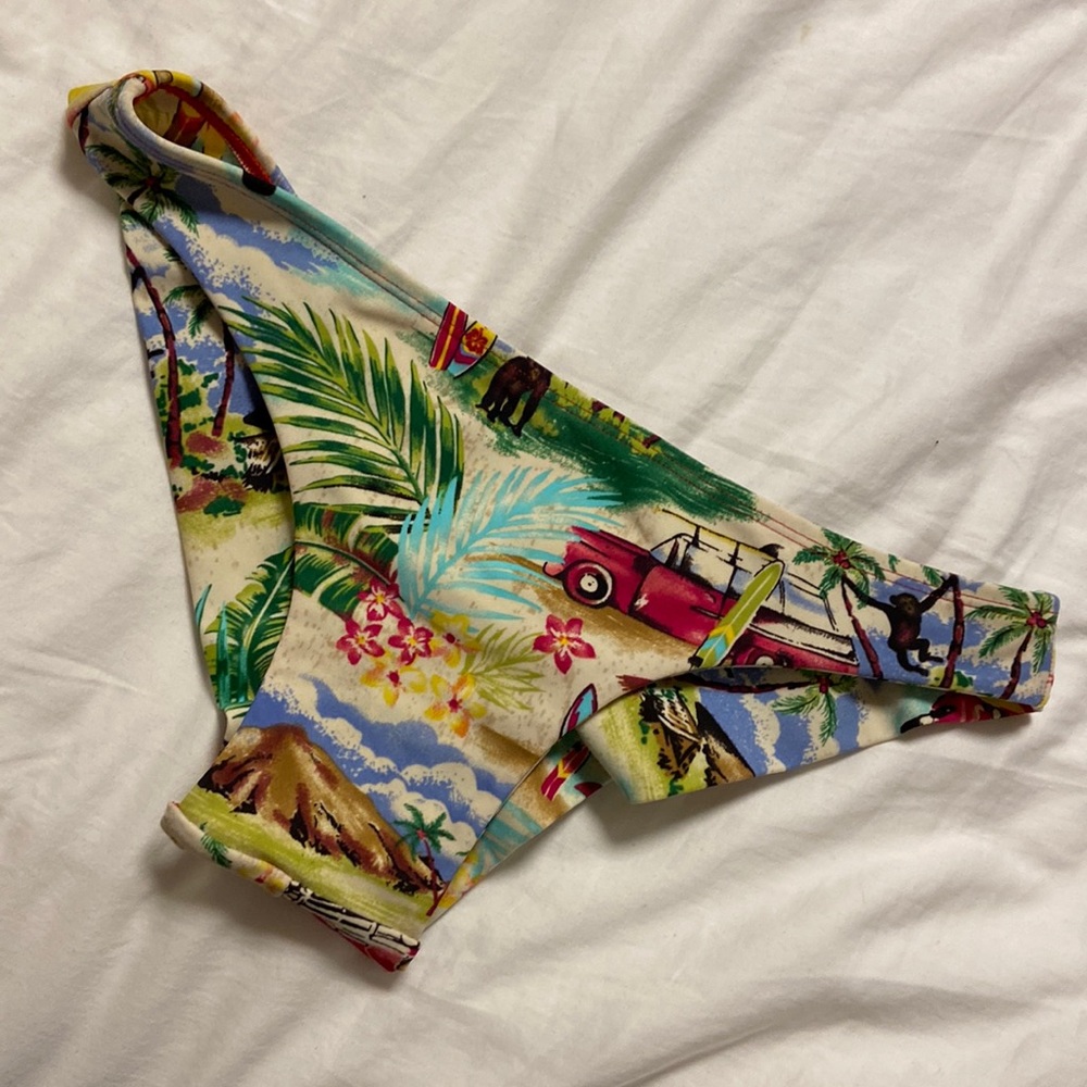 Custom Sweetheart Cheeky Bottom